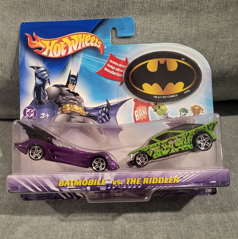 Hotwheels DC Batman vs. The Riddler 2 car set